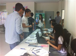 Feira de Oportunidades reúne dezenas de empresas na UEM